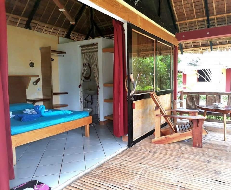 Sulu Sunset Beach Resort Nauhang Exterior photo