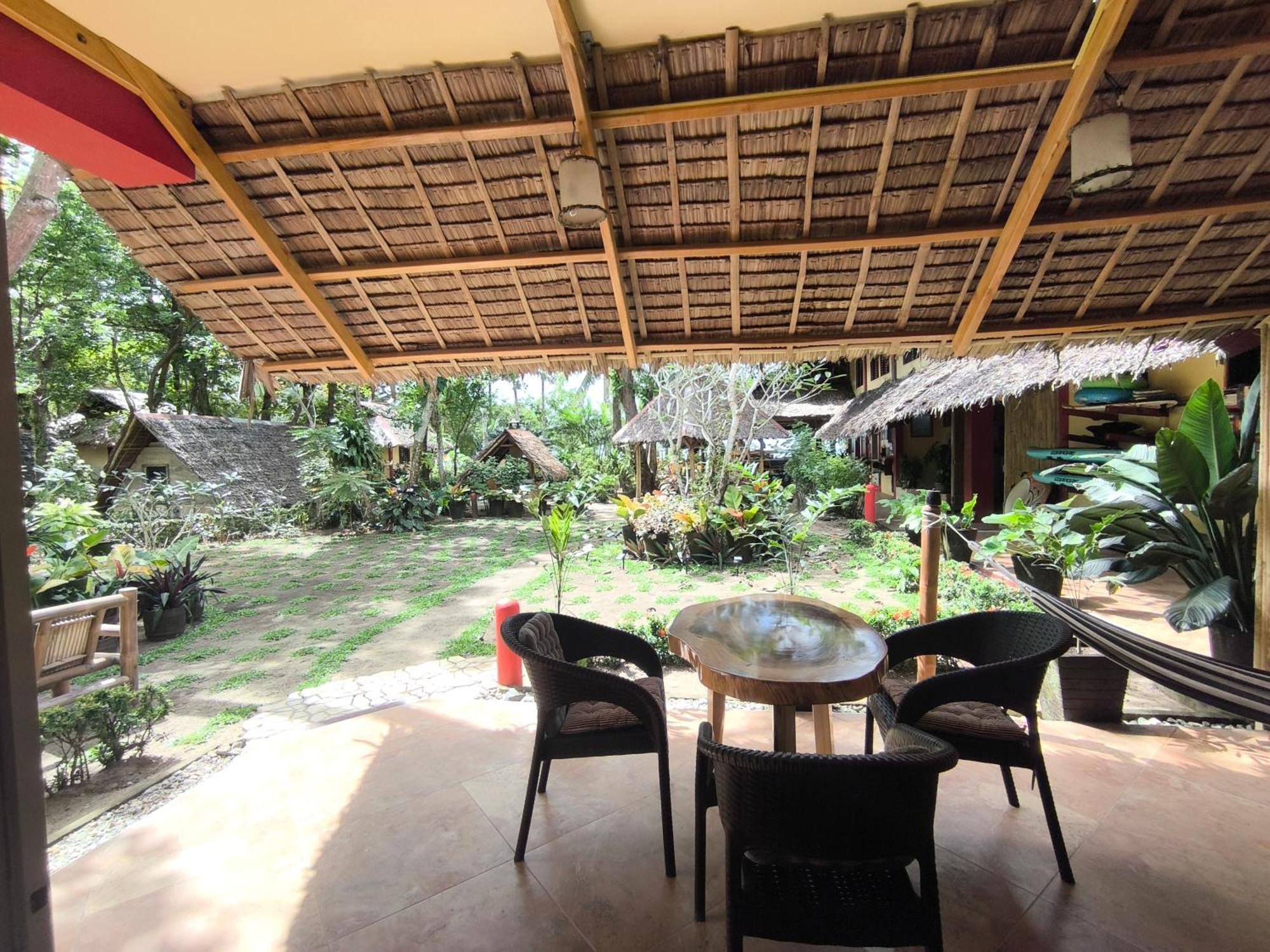 Sulu Sunset Beach Resort Nauhang Exterior photo